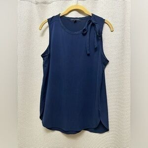 Banana Republic XS Sleeveless Navy Blue Blouse